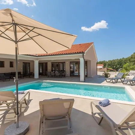 Villa Aria
